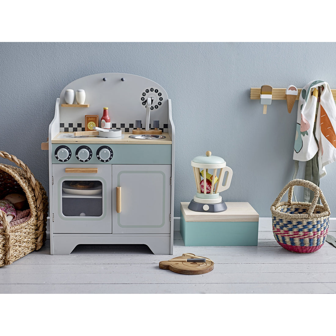 bloomingville-ice-cream-coat-rack- (3)