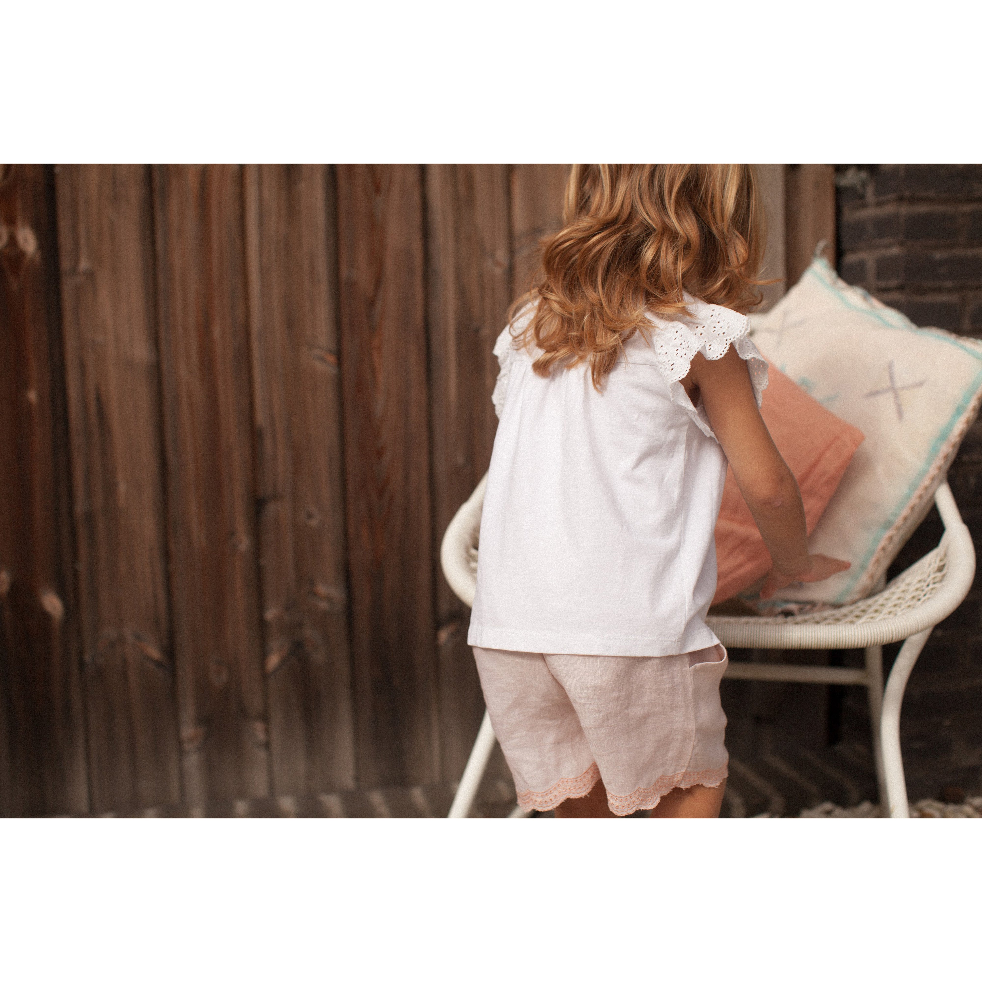 bonheur-du-jour-paris-baby-girl-tee-shirt-white-bdj-s22bali-wh-10y- (15)