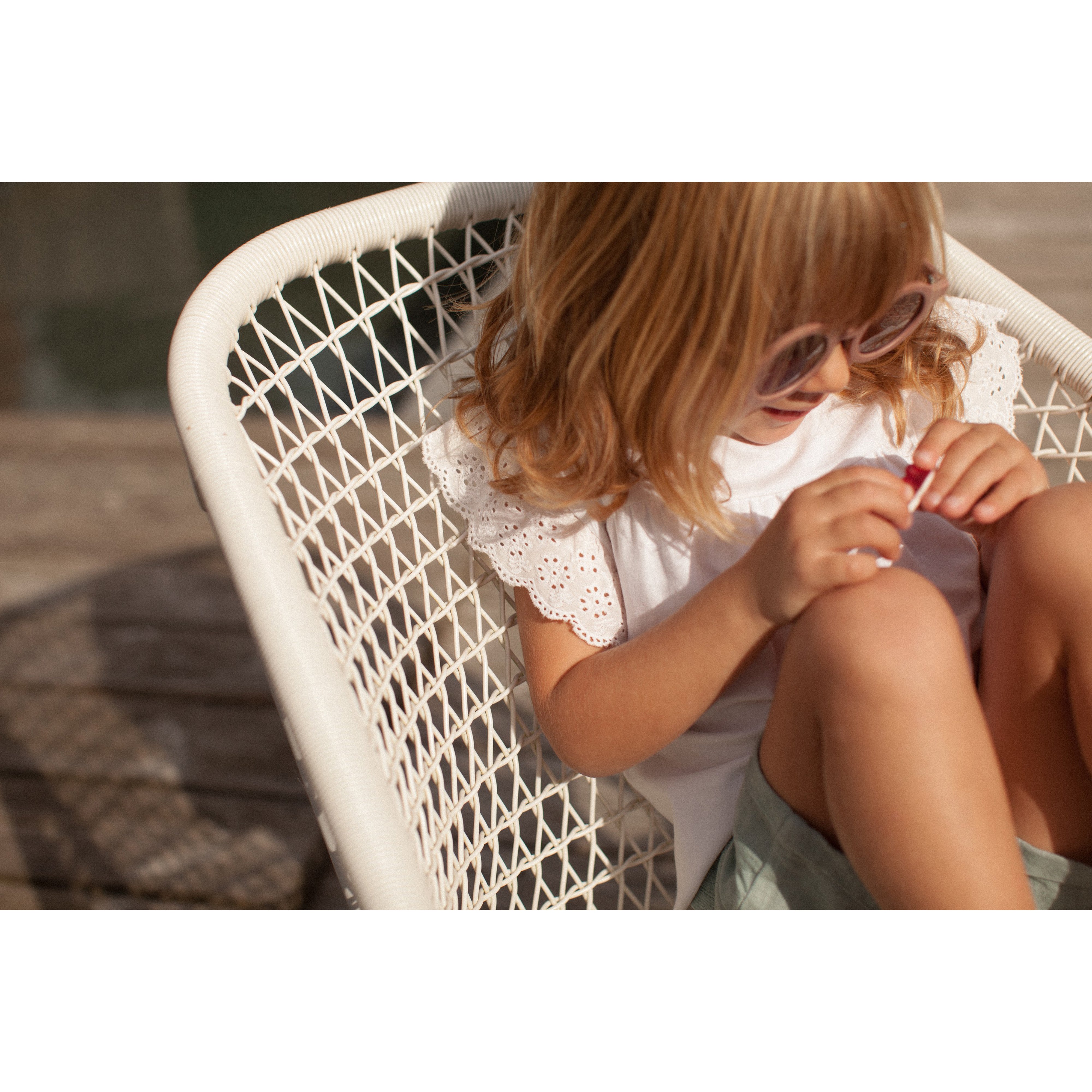 bonheur-du-jour-paris-baby-girl-tee-shirt-white-bdj-s22bali-wh-10y- (17)