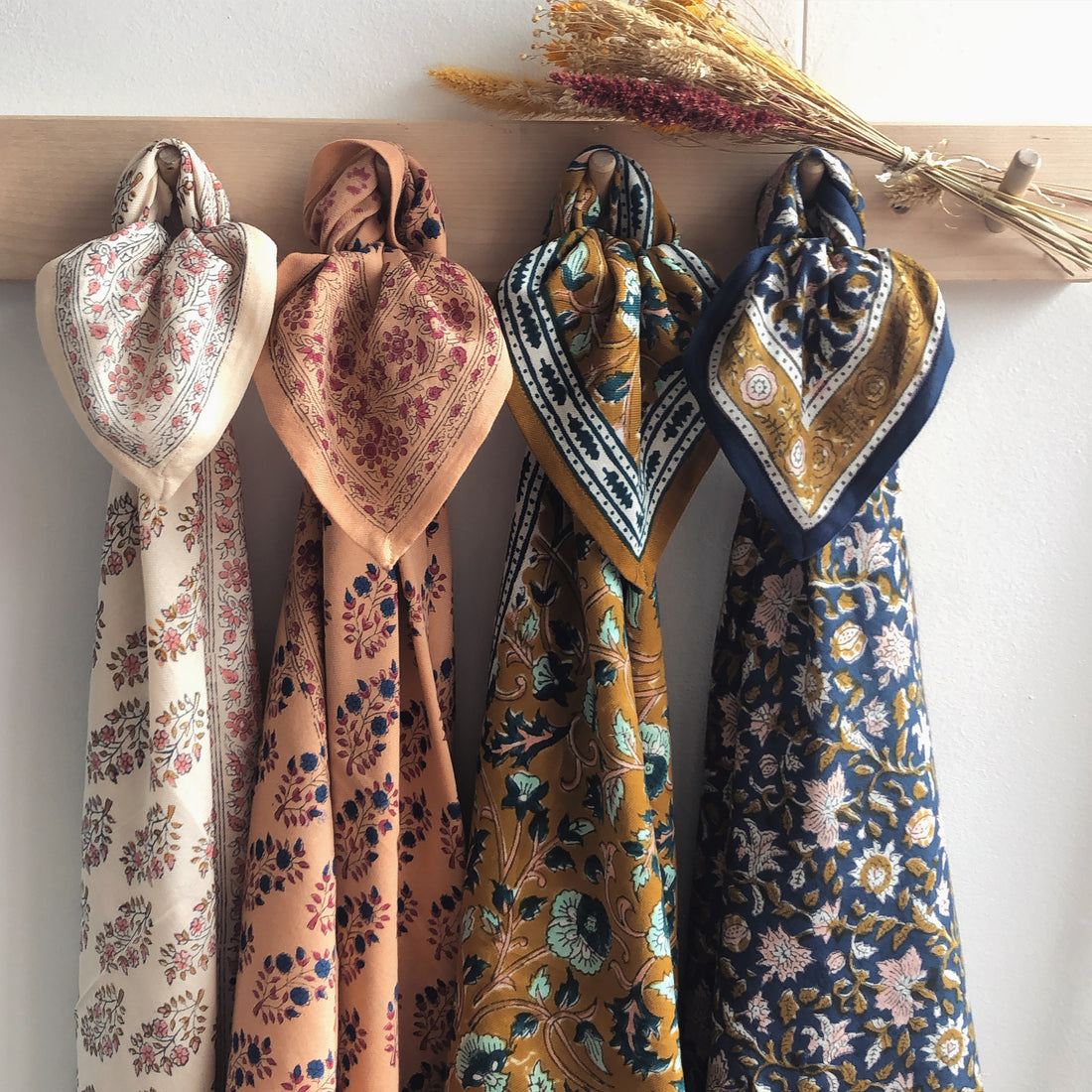 bonheur-du-jour-paris-girl-scarf-honey-unique-bdj-adult-tamaris-ho-unique- (6)