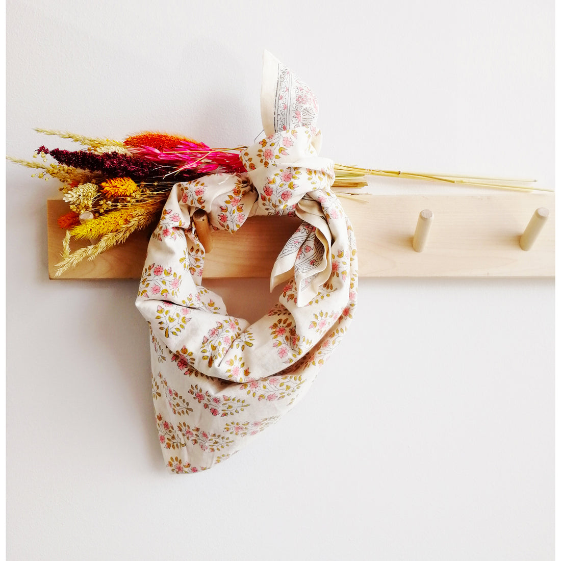 bonheur-du-jour-paris-girl-scarf-rosee-unique-bdj-adult-primrose-ro-unique- (3)