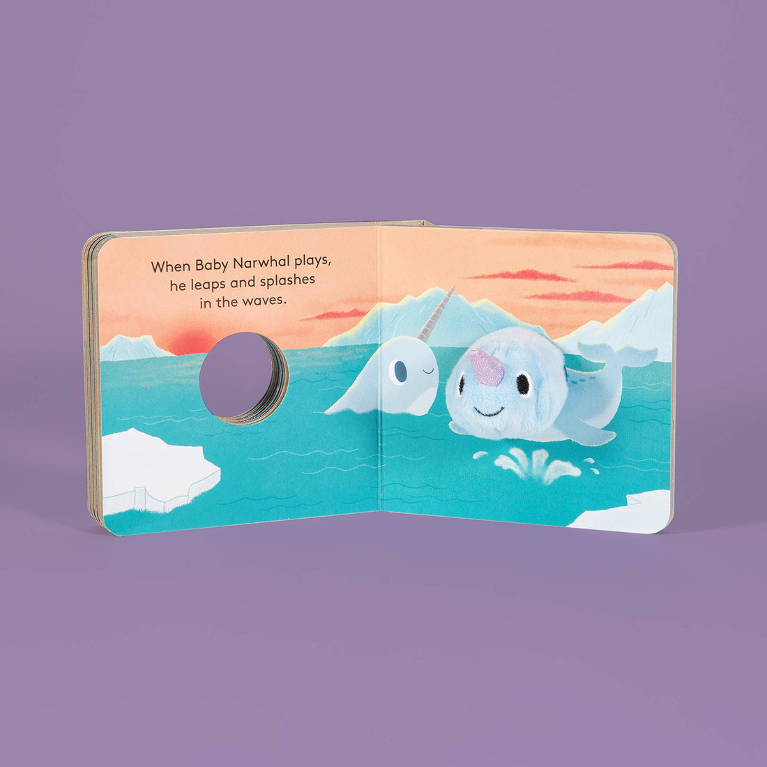 book-baby-narvvhal-finger-puppet-book- (6)