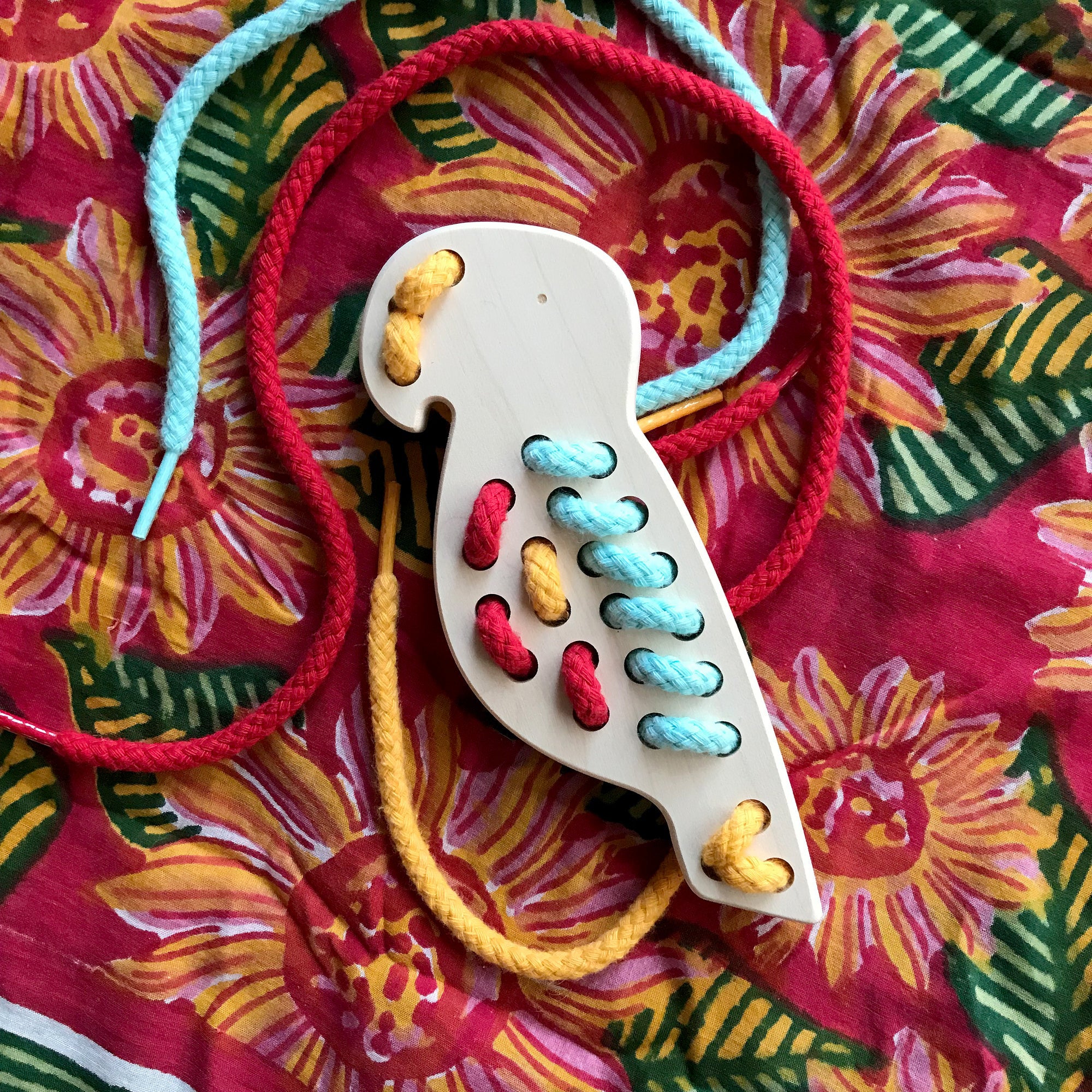 briki-vroom-vroom-maple-lacing-toy-dino-parrot- (4)