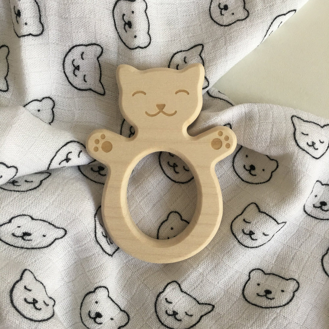 briki-vroom-vroom-wooden-teether-cat- (3)