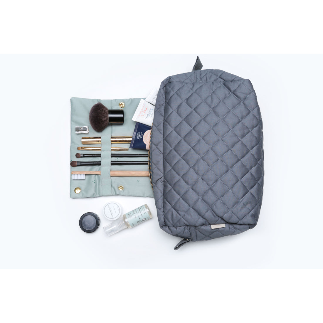 cam-cam-copenhagen-beauty-purse-grey- (3)