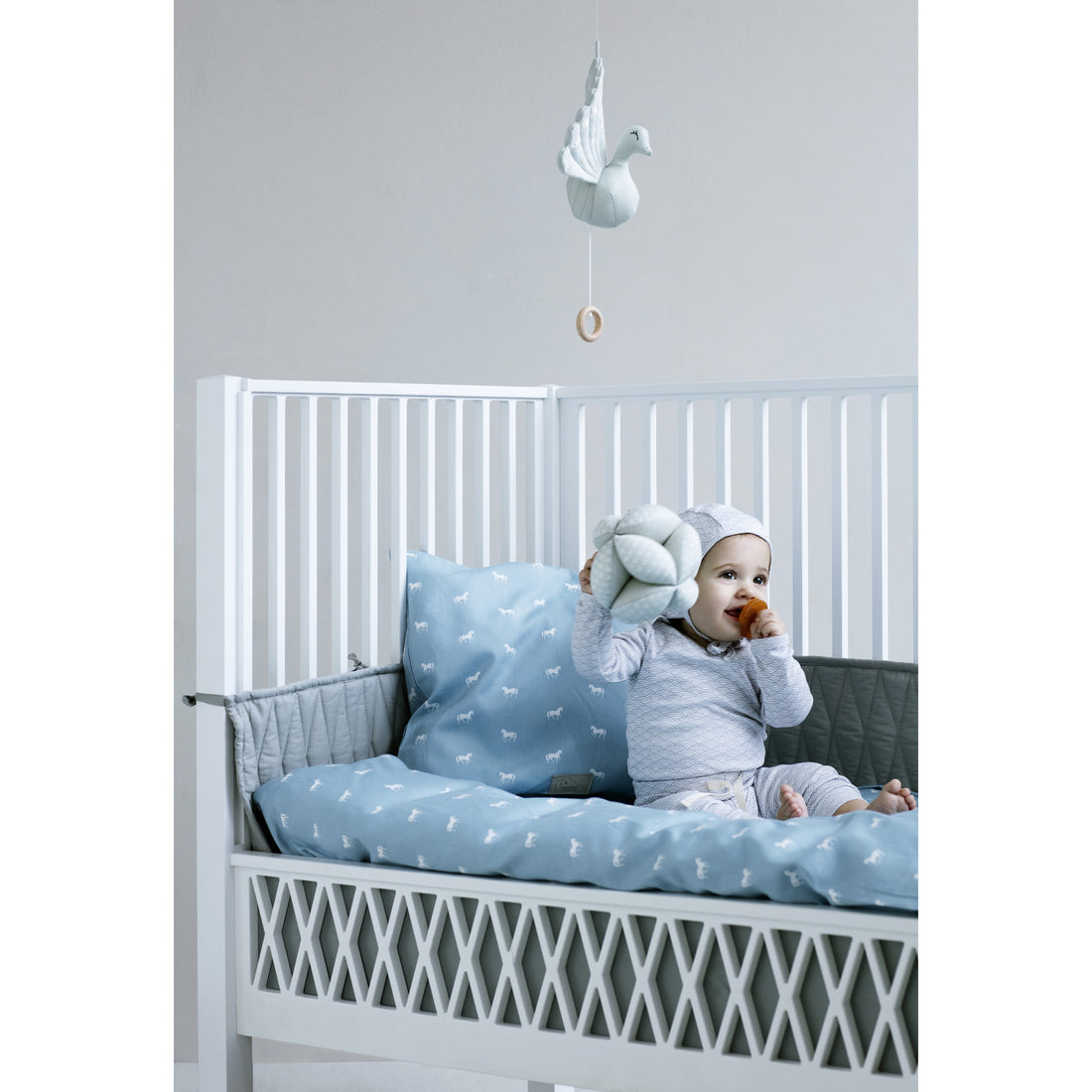 cam-cam-copenhagen-bedding-set-adult-horse-dusty-blue- (3)