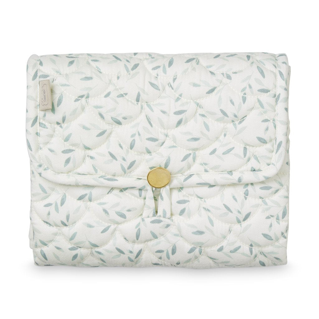cam-cam-copenhagen-changing-mat-quilted-green-leaves- (1)