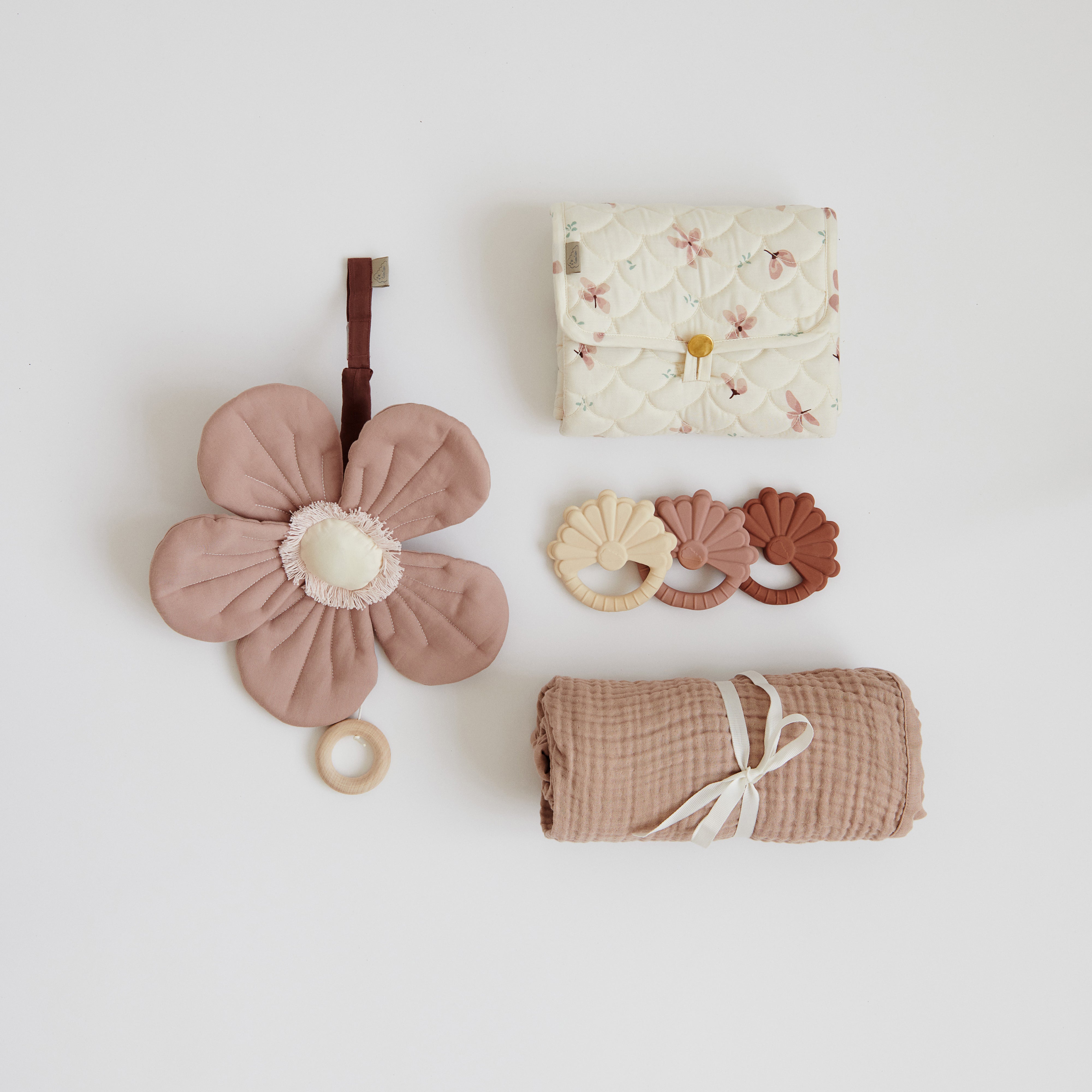 cam-cam-copenhagen-changing-mat-quilted-windflower-creme- (6)