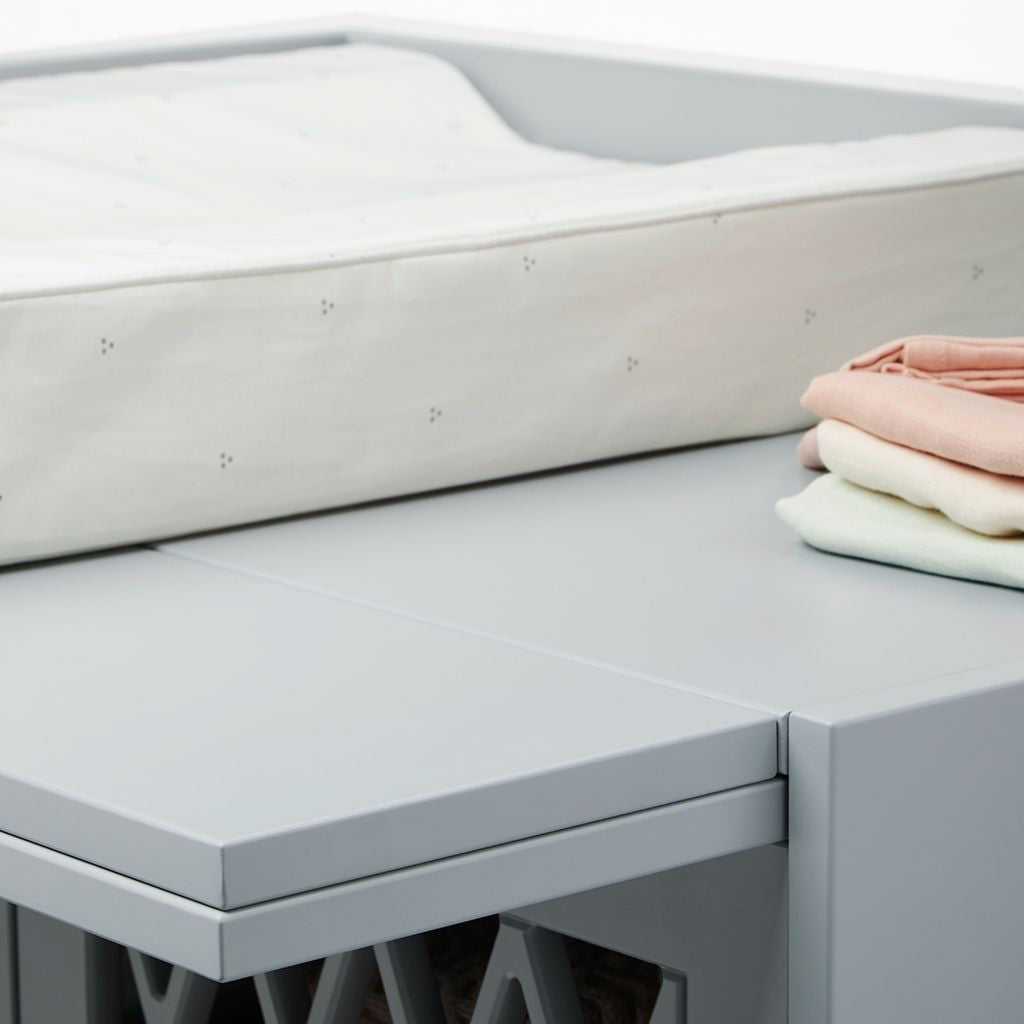 cam-cam-copenhagen-harlequin-changing-table-grey- (3)