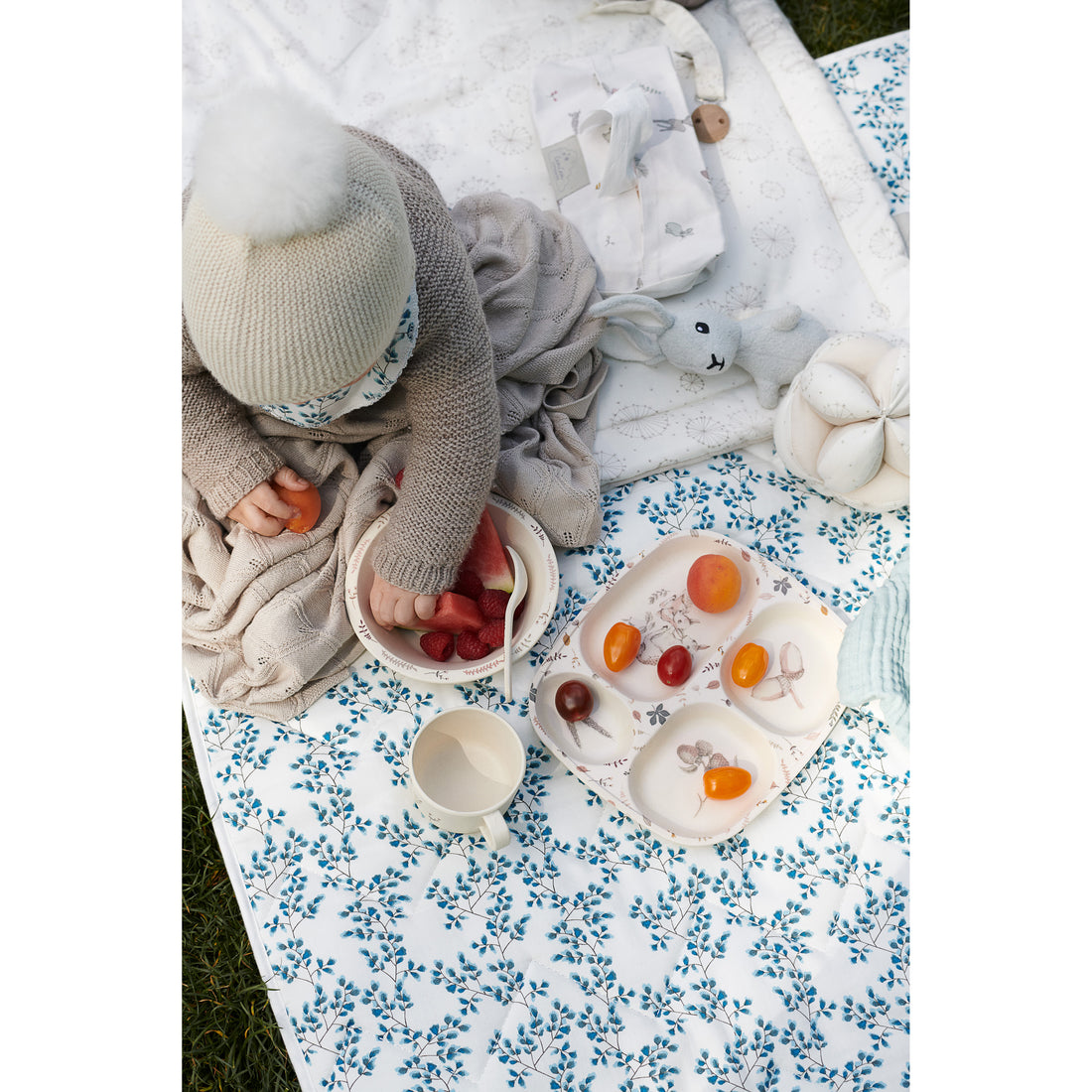 cam-cam-copenhagen-leaf-knit-blanket-blue-mist- (11)