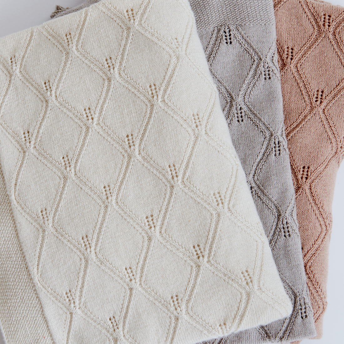 cam-cam-copenhagen-leaf-knit-blanket-blue-mist- (2)