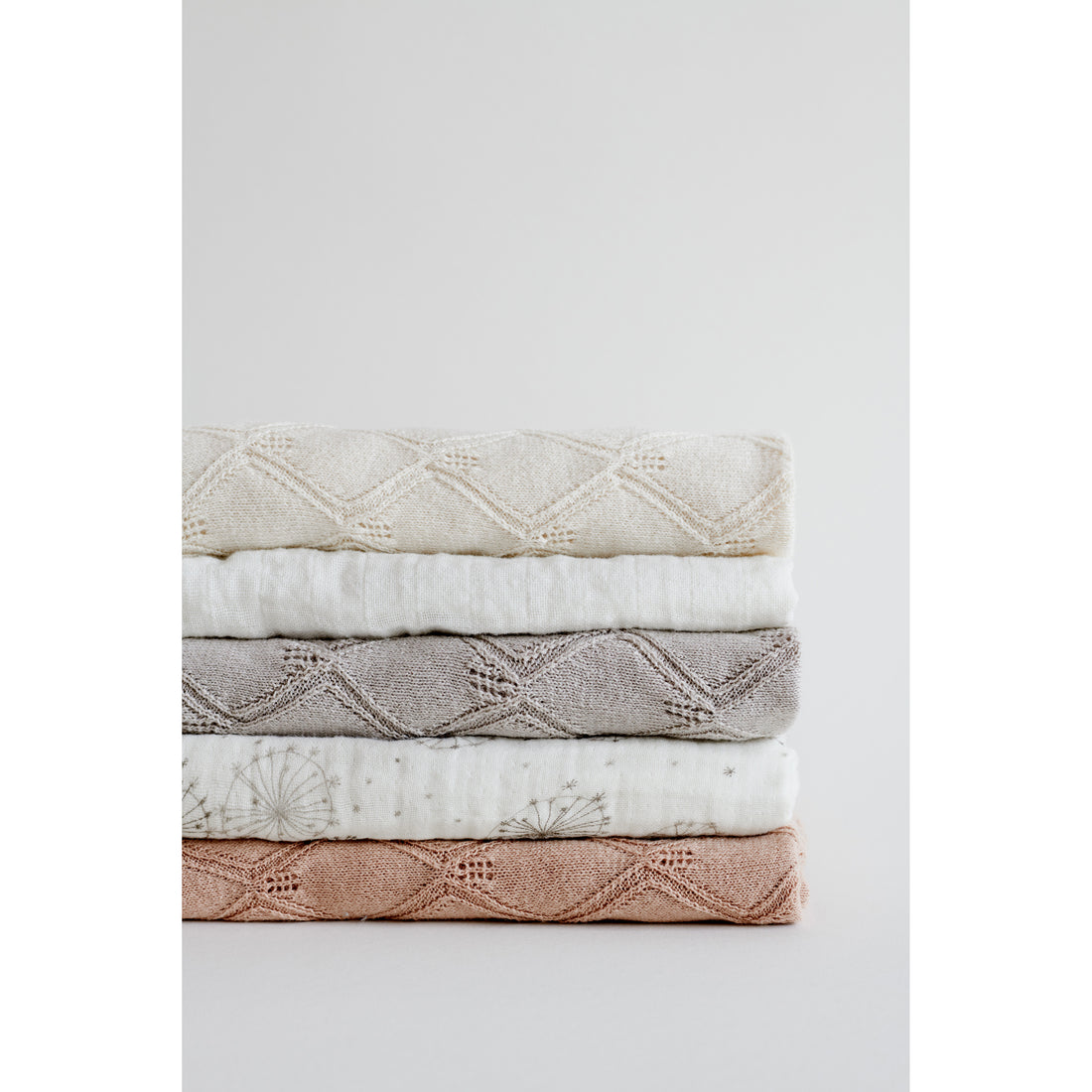 cam-cam-copenhagen-leaf-knit-blanket-mauve- (3)