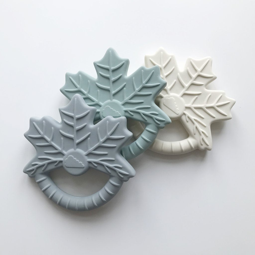 cam-cam-copenhagen-leaf-teether-petroleum- (3)