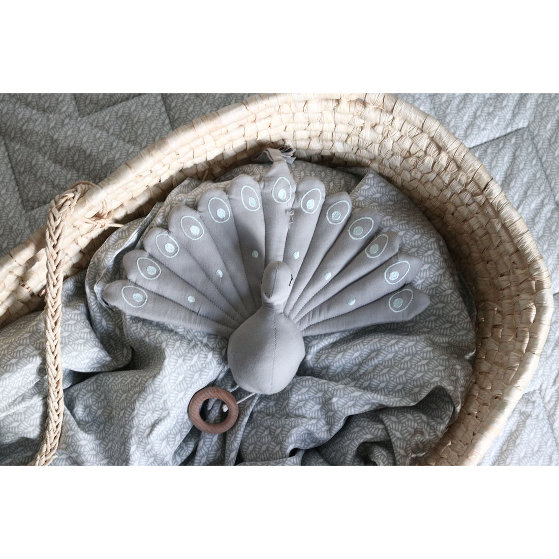 cam-cam-copenhagen-music-mobile-peacock-rose- (5)