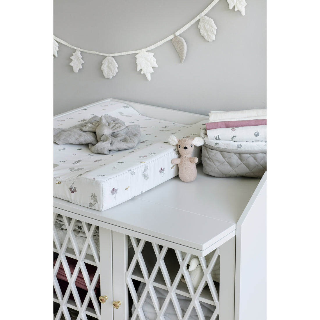 cam-cam-copenhagen-swaddle-fawn- (6)