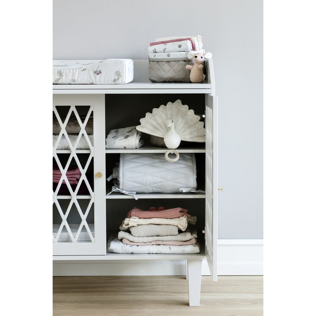 cam-cam-copenhagen-swaddle-fawn- (7)