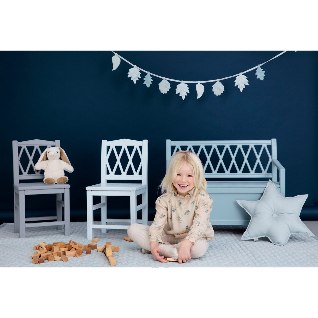 cam-cam-copenhagen-star-cushion-grey-gold-dot- (5)