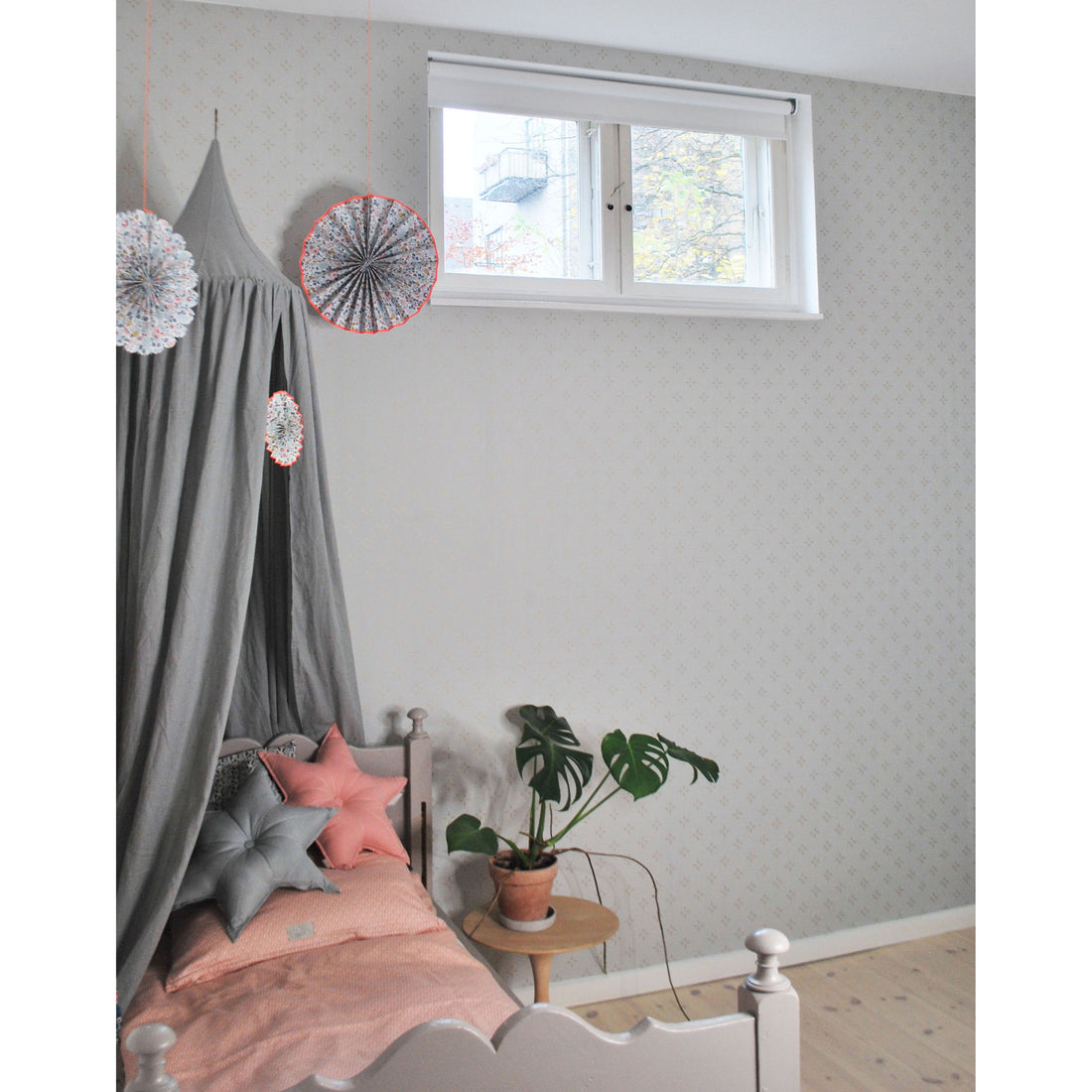 cam-cam-copenhagen-star-cushion-grey-gold-dot- (8)