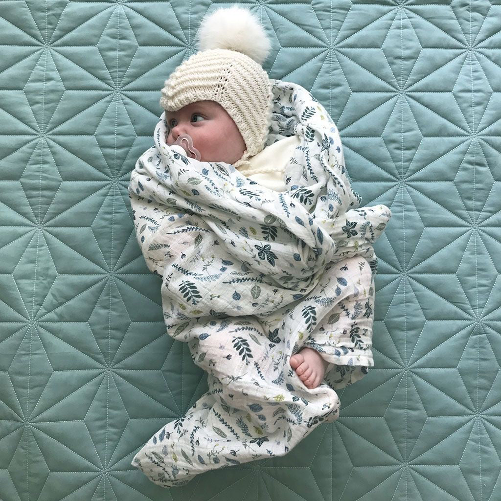 cam-cam-copenhagen-swaddle-muslin-light-printed-pressed-leaves-blue- (2)