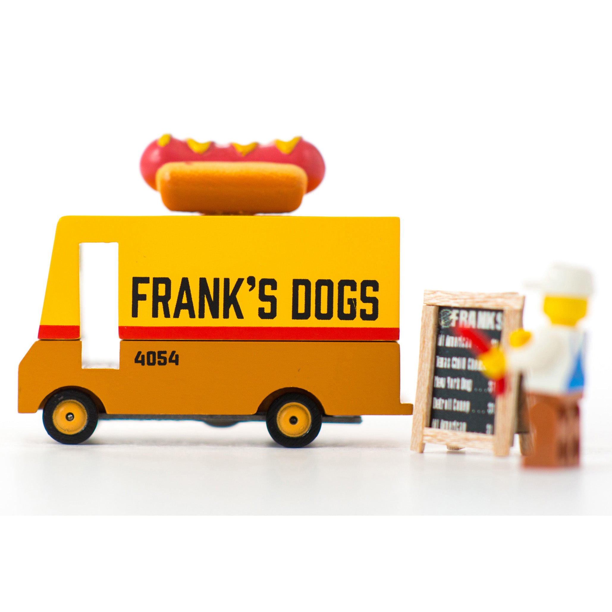 candylab-candyvan-hot-dog-van- (3)