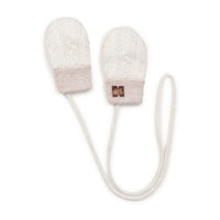 carrément-beau-pull-on-hat-gloves-set-fall-1-off-white-carr-w1y08031-ow-t0- (2)