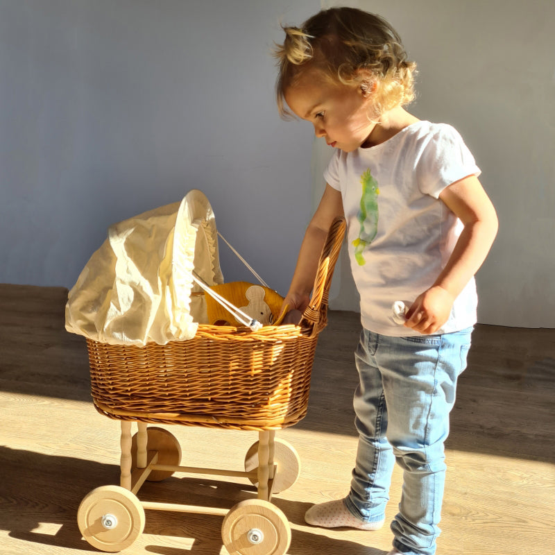 egmon-toys-pram-wicker-eggshell- (2)