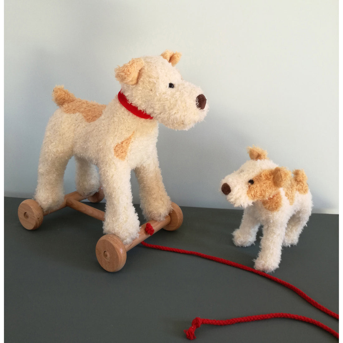 egmont-toys-pull-along-eliot- (3)