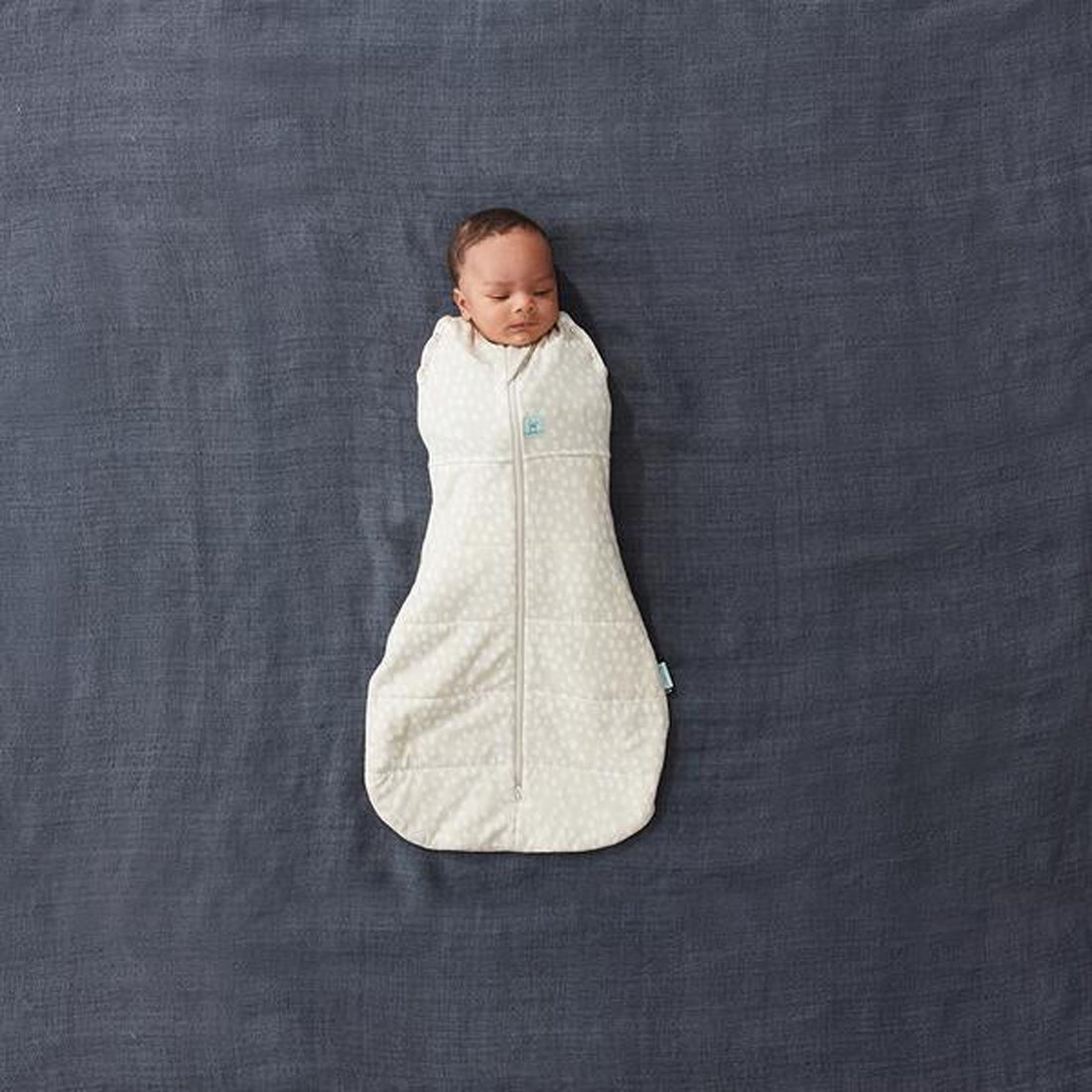 ergopouch-cocoon-swaddle-bag-2-5-tog-fawn-ergo-zepco-2-5t00-03mfa19- (2)