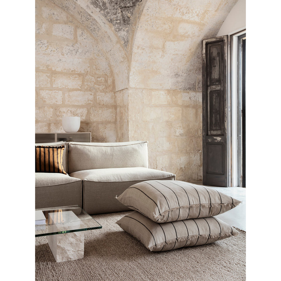 ferm-living-calm-cushion-large-camel-black-ferm-1102842853- (3)