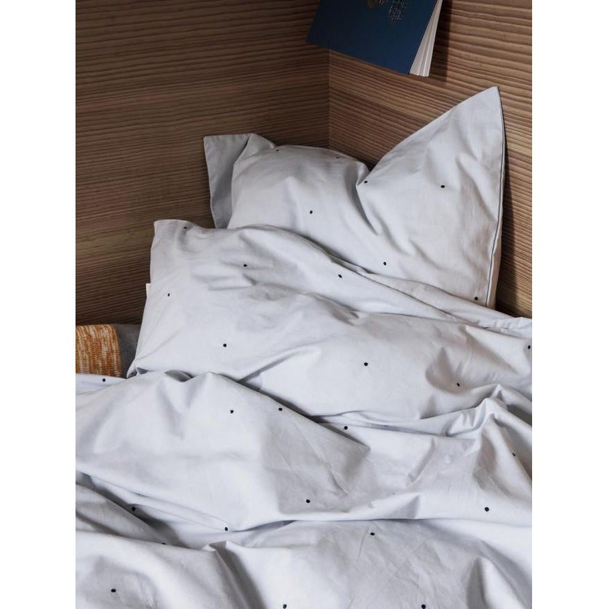 ferm-living-dot-embroidery-bedding-junior-light-grey-ferm-100511102- (2)