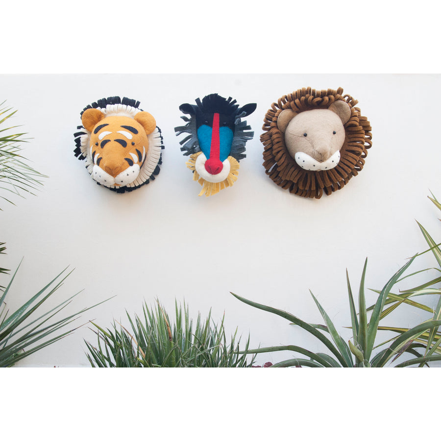 fiona-walker-england-camel-mane-lion-head-original- (2)