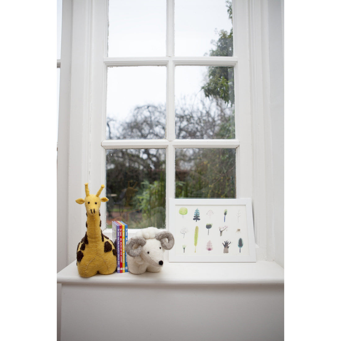 fiona-walker-england-felt-giraffe-bookend- (5)