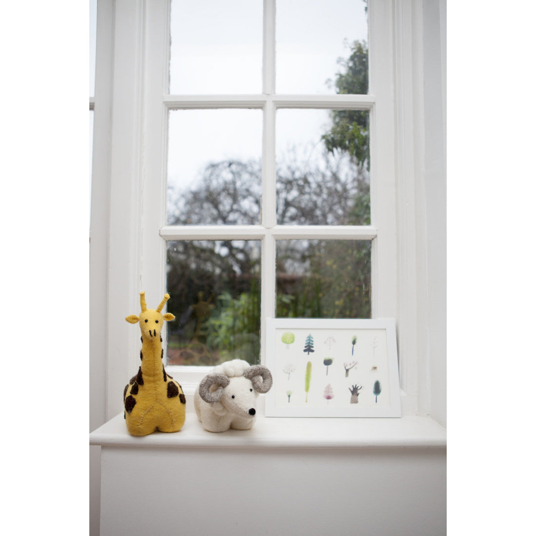 fiona-walker-england-felt-giraffe-bookend- (6)