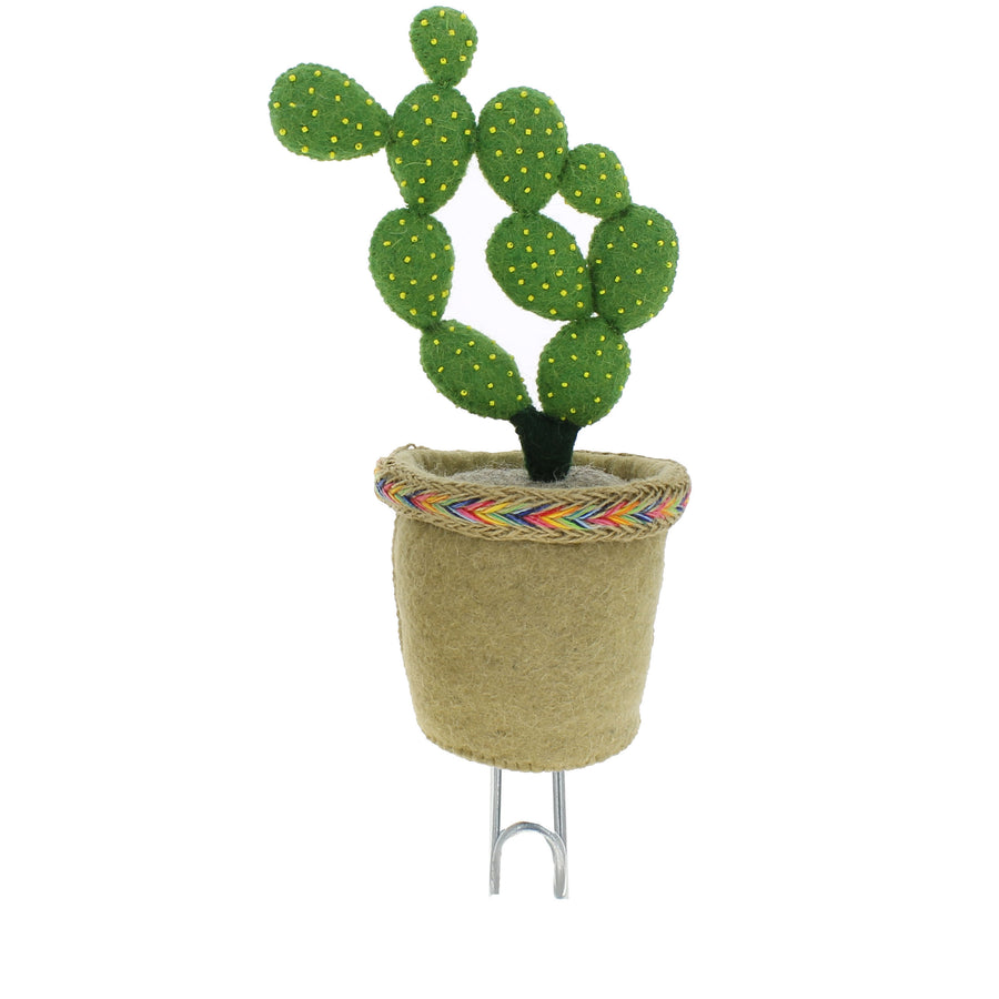 fiona-walker-england-linked-circle-cactus-hook- (1)