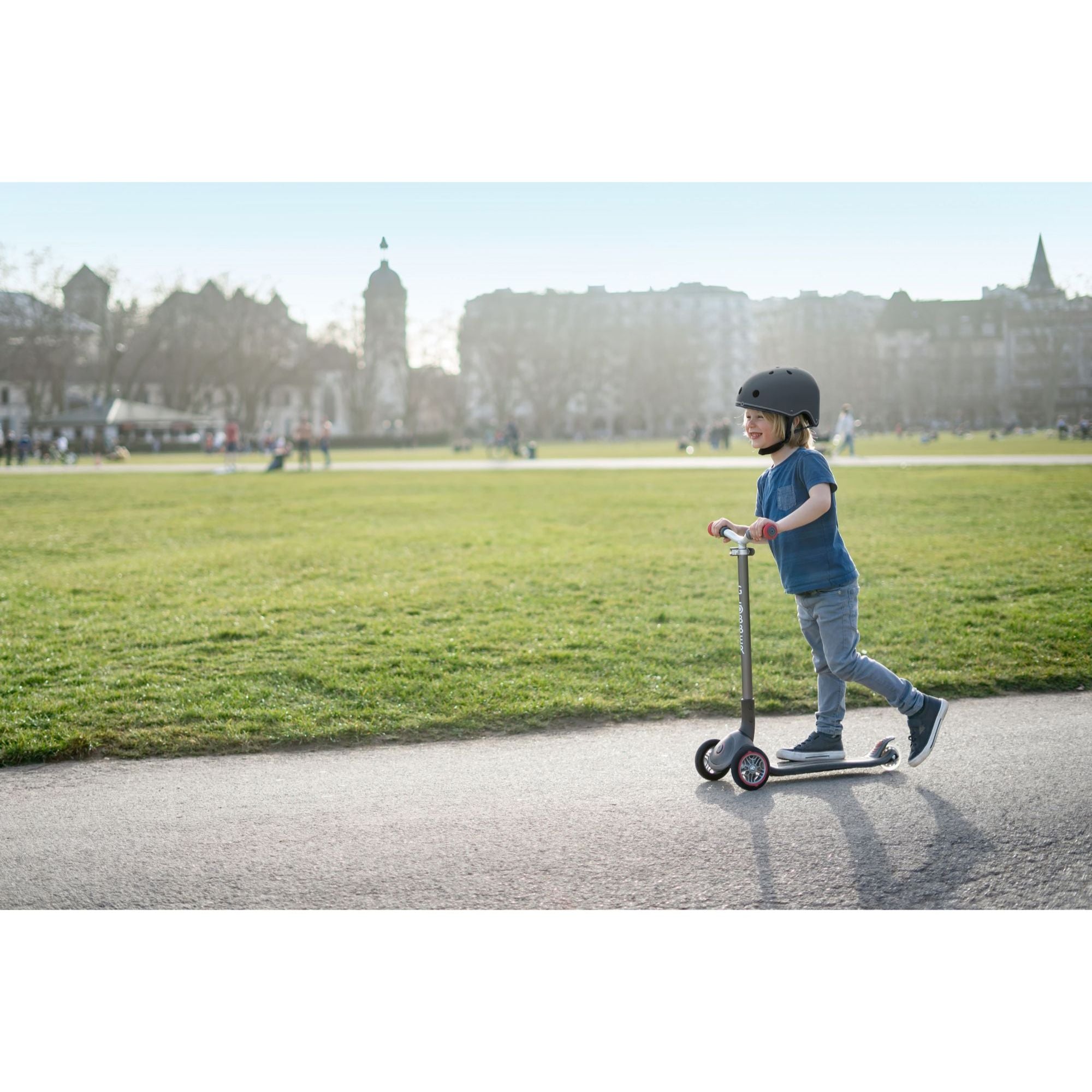 Globber Master Lights Scooter - Navy Blue (4y - 14y)