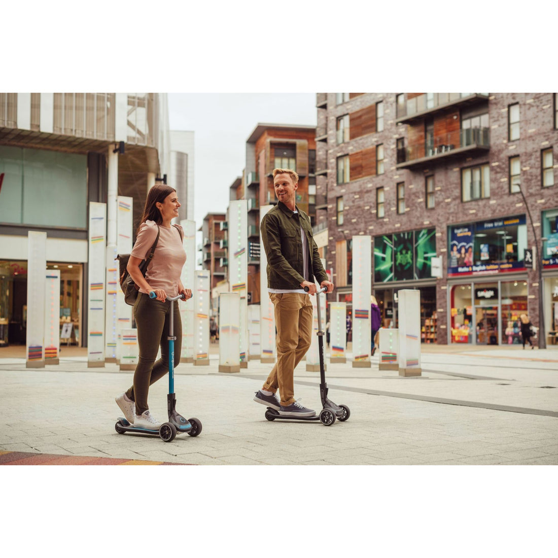 Globber Ultimum Lights 可摺疊滑板車 - Black / Charcoal Grey (5Y+)