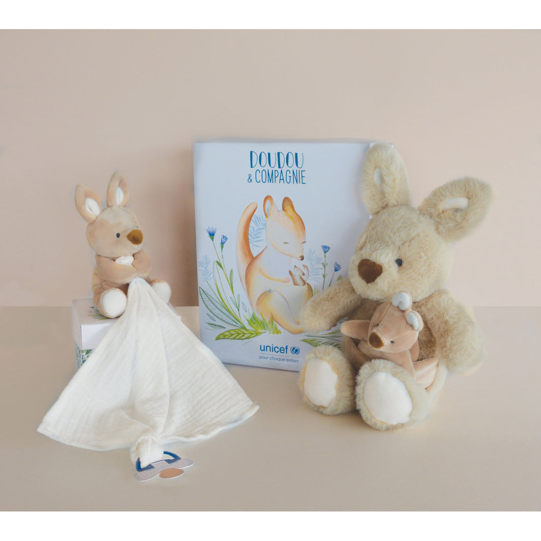 histoire-dours-unicef-doll-with-doudou-pacifier-kangaroo- (4)
