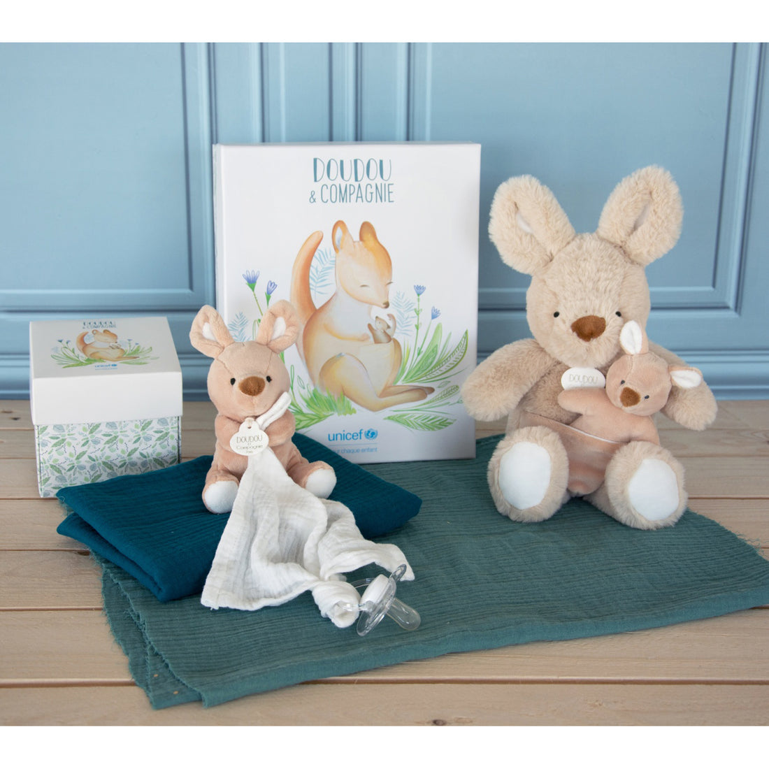 histoire-dours-unicef-doll-with-doudou-pacifier-kangaroo- (5)