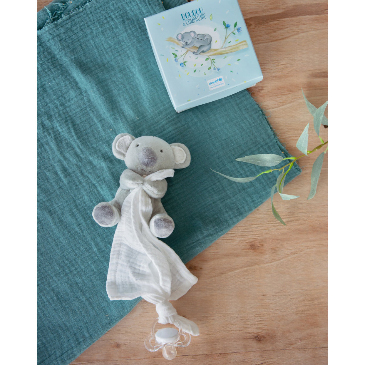 histoire-dours-unicef-doll-with-doudou-pacifier-koala- (7)
