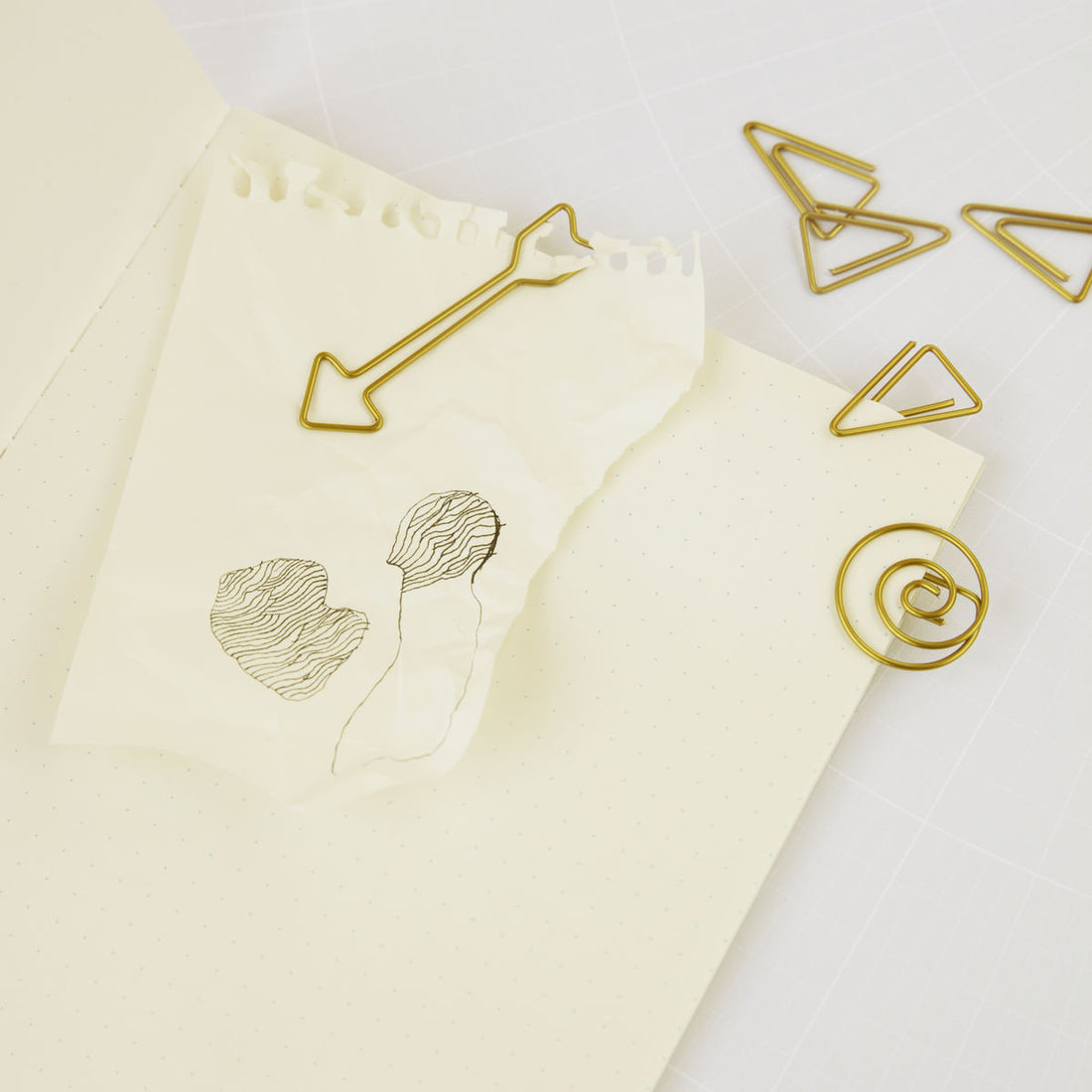 house-doctor-clips-arrow-brass-finish- (2)