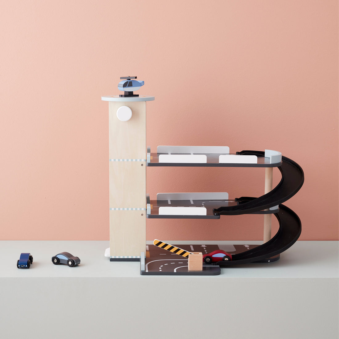 kids-concept-car-park-aiden-wooden-garage-play-set-kidc-1000308- (4)