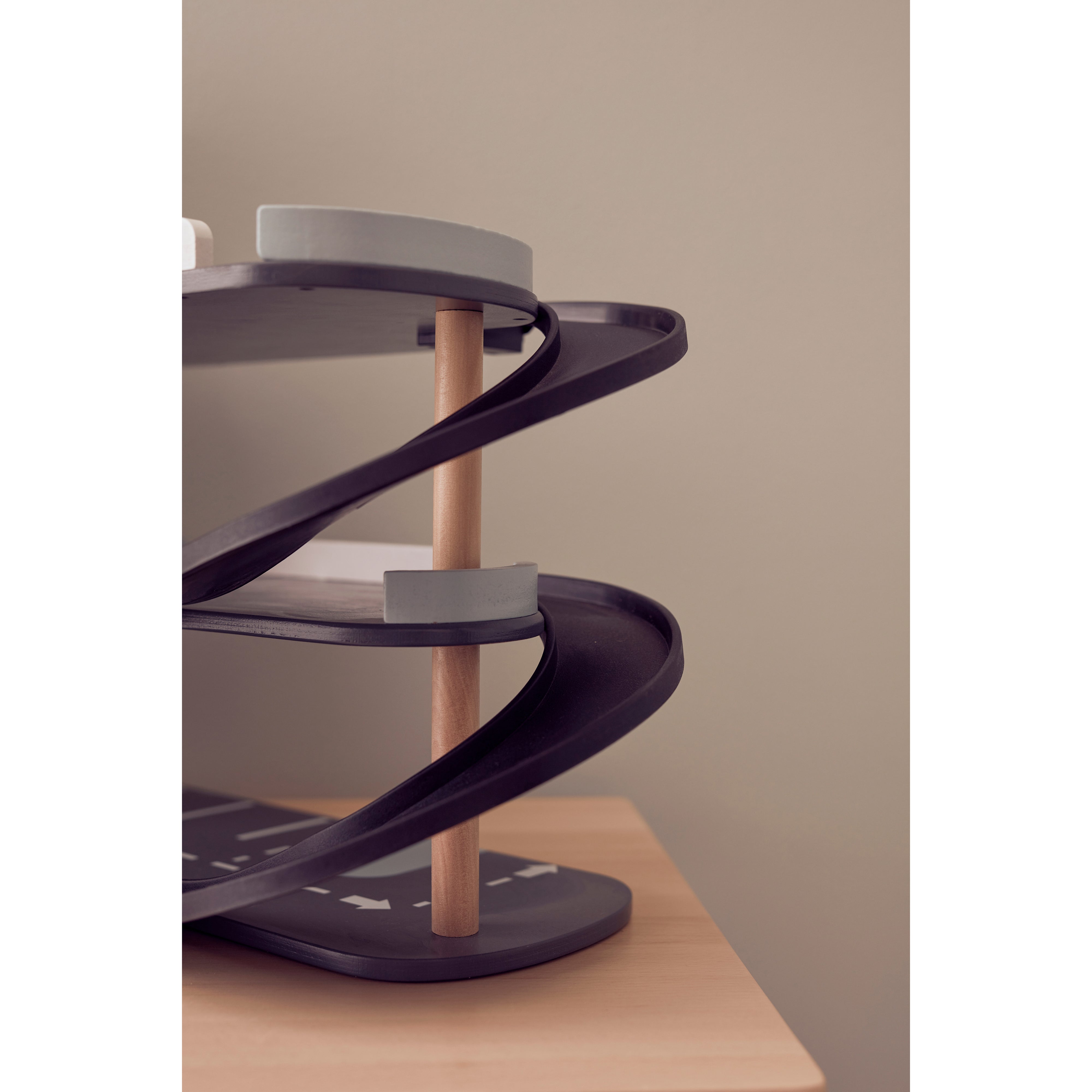 kids-concept-car-park-aiden-wooden-garage-play-set-kidc-1000308- (6)