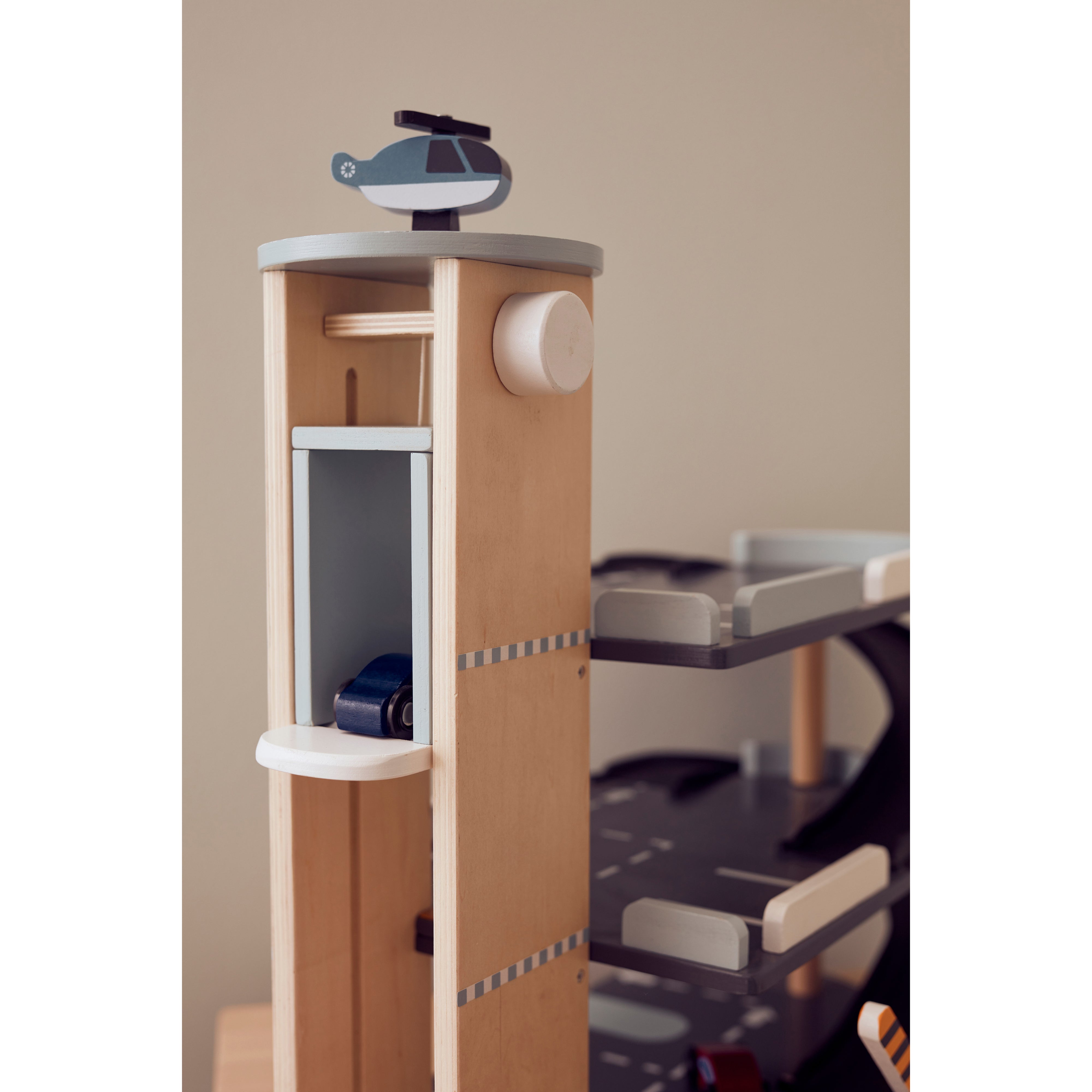 kids-concept-car-park-aiden-wooden-garage-play-set-kidc-1000308- (7)