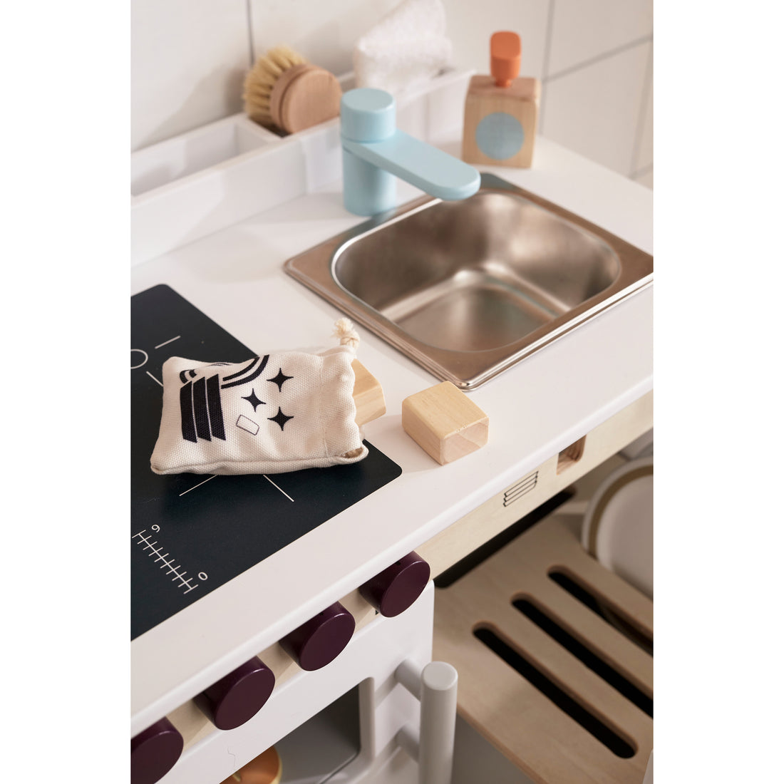 kids-concept-kitchen-with-dishwasher-kids-hub-kidc-1000713- (7)