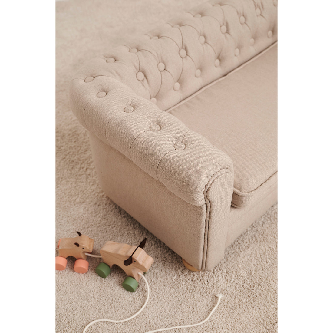 kids-concept-sofa-chesterfield-small-beige-83x43x39cm-kidc-1000753- (2)