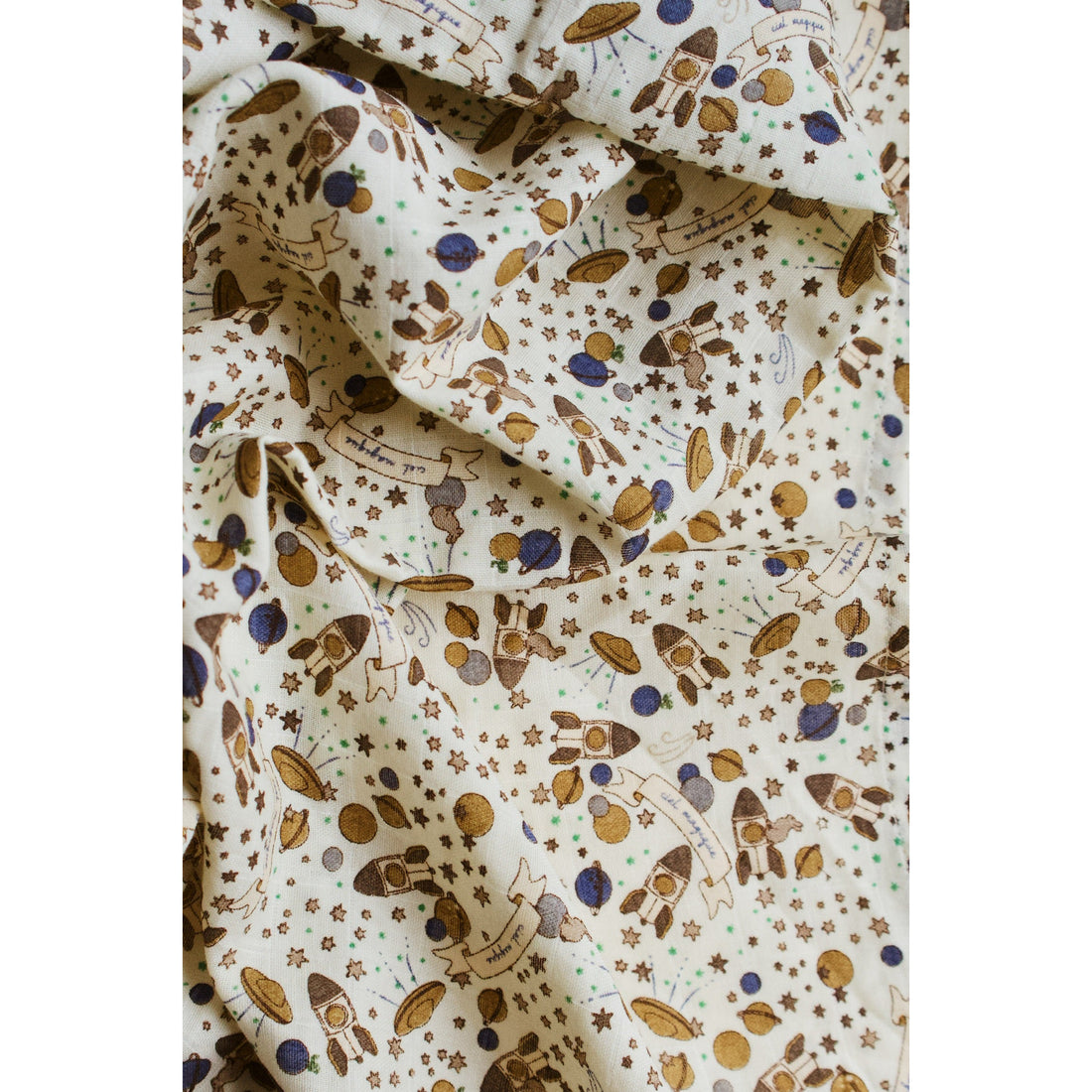 konges-slojd-big-muslin-swaddle-gots-120x120-ciel-magique-bleu-kong-ss23ks4756-cm-