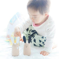 kukkia-a-pair-of-loving-musical-rabbits- (10)