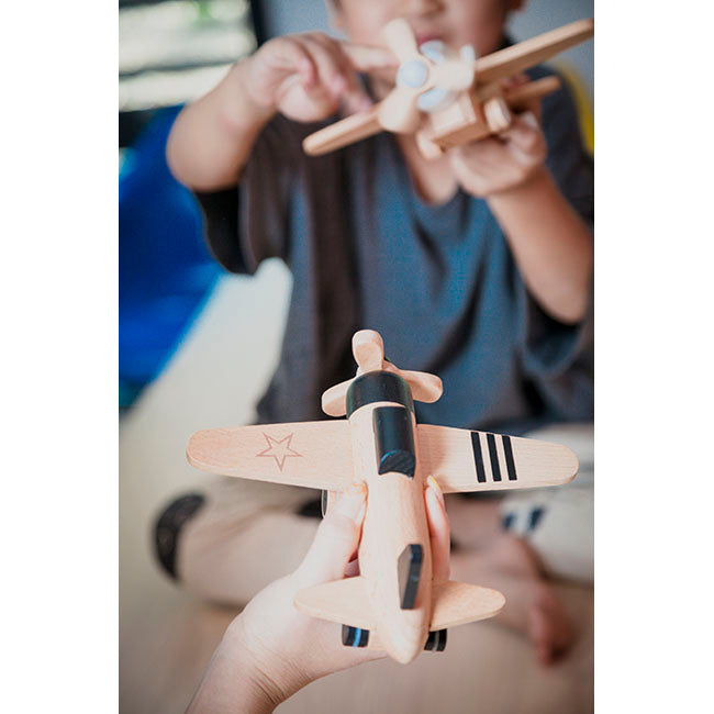 kukkia-hikoki-wooden-wind-up-propeller-plane-black- (6)