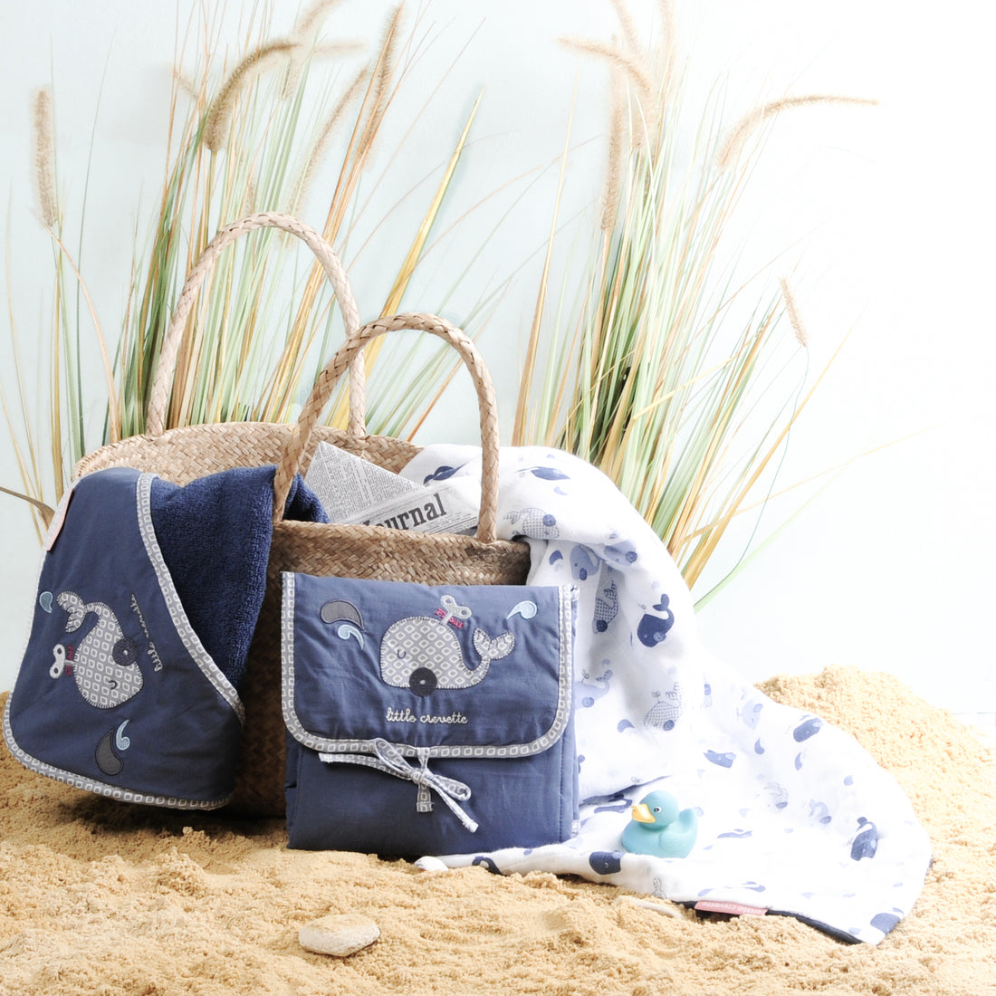 little-crevette-hooded-towel-baleine-02