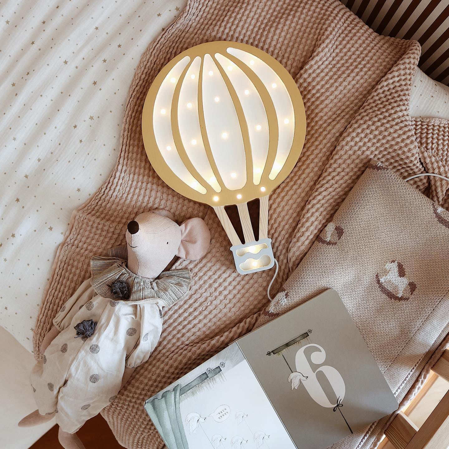 little-lights-hot-air-ballon-lamp-mustard-litl-ll027-398- (2)